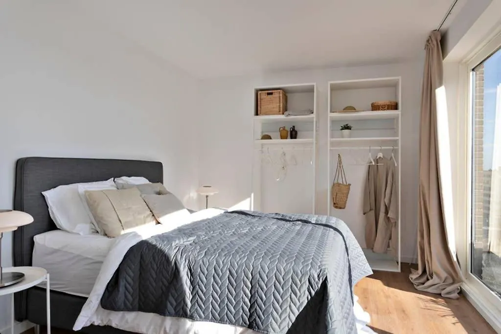 City Penthouse, Rooftop Terrace, Free Netflix, Wifi And Airco Amberes 0*,  Bélgica